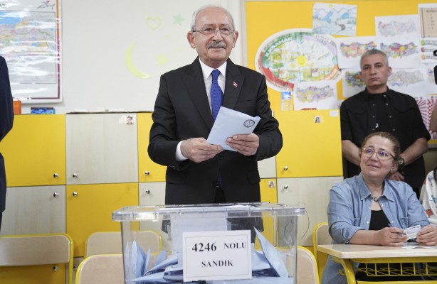 Foto - Kendisini hançerleyen CHP’lilere mi verdi? Devrik lider oyunu kullandı