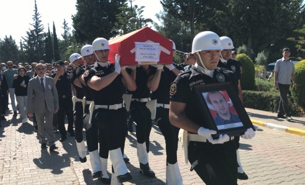 Foto - Kene ısırması sonucu yaşamını yitiren polisin cenazesi defnedildi