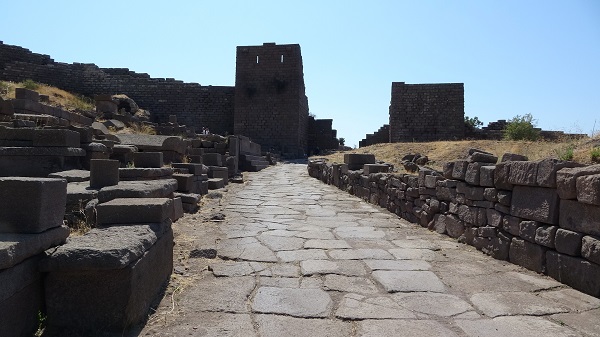 Foto - Kentin ileri gelenlerinden birine ait! 1700 yıllık yüzük ihtişamıyla şaşırttı