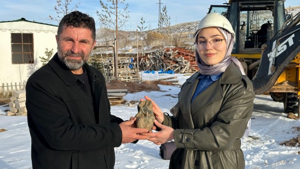 Foto - Kepçenin darbesini durdurdu, insan kalbine benzer şey bulundu! Bayburtlular "tılsımlı" diyor, mıknatıs gibi kendine çekiyor! Olacak şey değil