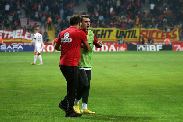 Foto - Kerem Aktürkoğlu'na tepki yağdı