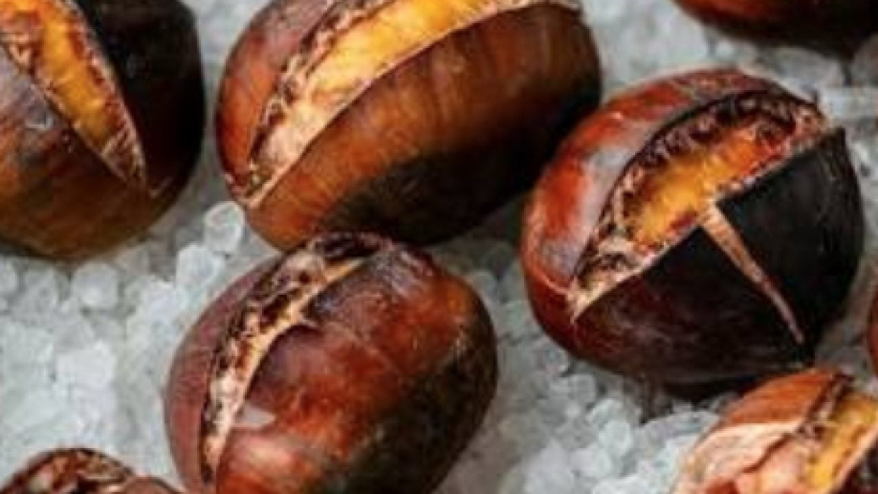 Foto - Kestane artık tezgahlarda: Pişmiş kestane nasıl soyulur? 5 saniyede elinizde