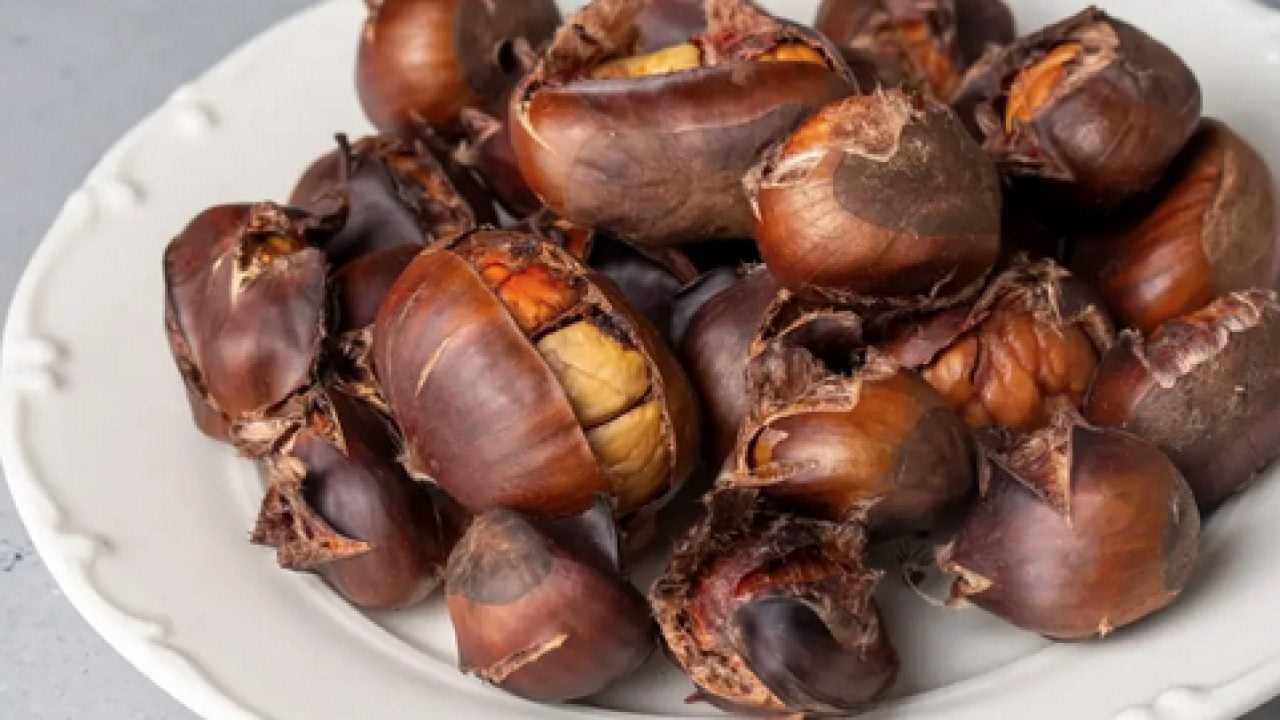 Foto - Kestane artık tezgahlarda: Pişmiş kestane nasıl soyulur? 5 saniyede elinizde