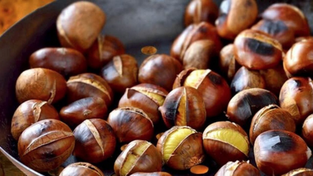 Foto - Kestane artık tezgahlarda: Pişmiş kestane nasıl soyulur? 5 saniyede elinizde