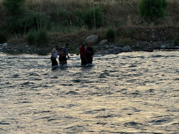 Foto - Kezar Çayı'nda mahsur kalan 11 kişi kurtarıldı