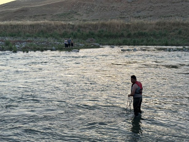 Kezar Çayı'nda mahsur kalan 11 kişi kurtarıldı