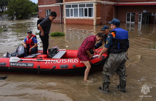 Foto - Khanun Tayfunu o ülkeyi de vurdu