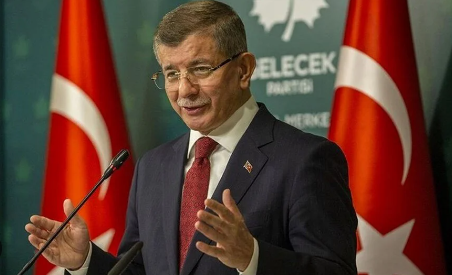 Foto - Kibirde İmamoğlu’nu aratmıyor! Davutoğlu: "Ben başarılıyım, parti başarısız"