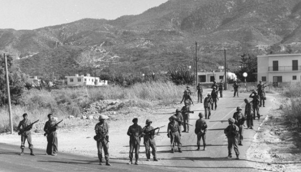 Foto - Kıbrıs Barış Harekatı'nın 50. yılı! Devleti alarma geçiren belgeler Devlet Arşivleri'nde saklanıyor