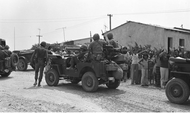 Foto - Kıbrıs Barış Harekatı'nın 50. yılı! Devleti alarma geçiren belgeler Devlet Arşivleri'nde saklanıyor