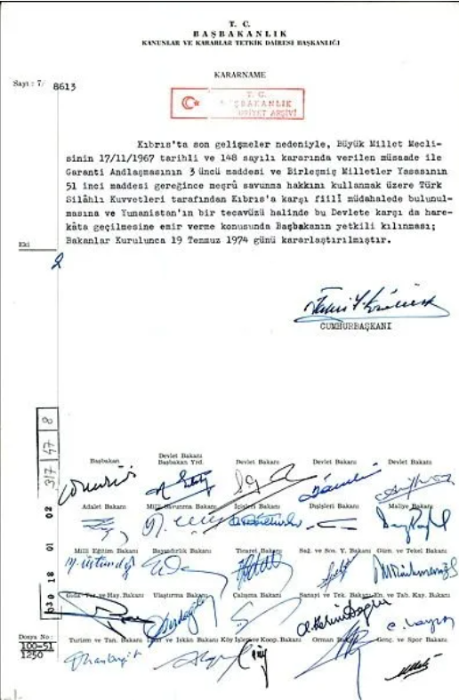 Foto - Kıbrıs Barış Harekatı'nın 50. yılı! Devleti alarma geçiren belgeler Devlet Arşivleri'nde saklanıyor