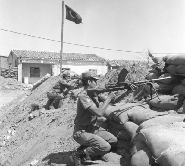 Foto - Kıbrıs Barış Harekatı'nın 50. yılı! Devleti alarma geçiren belgeler Devlet Arşivleri'nde saklanıyor