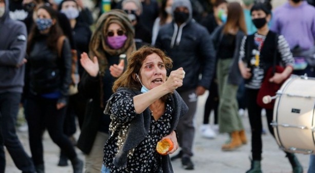 Foto - Kıbrıs Rum kesiminde hükümete karşı protesto!