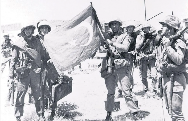 Foto - Kıbrıs’a yeniden barış harekatı! Başkomutan Kıbrıs’a gidiyor… 50. Yılda 50 gemi ile gövde gösterisi