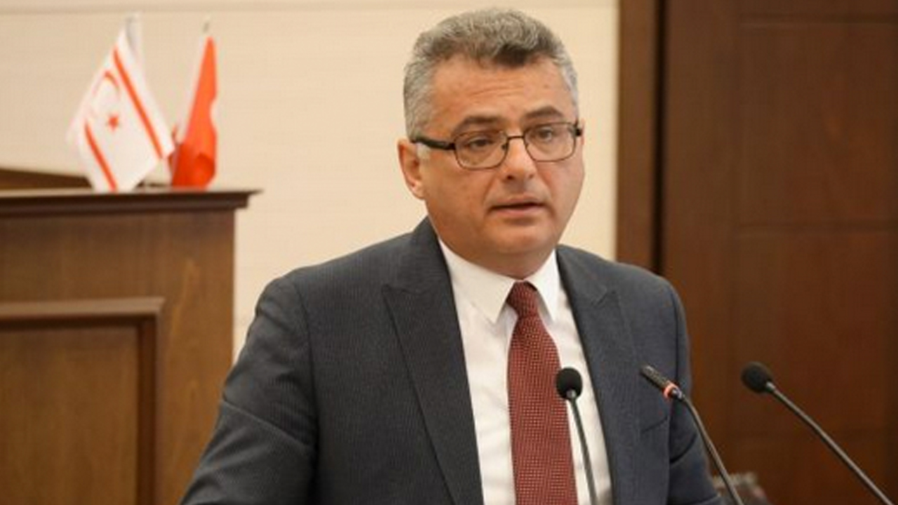 Foto - Kıbrıs’ta skandal olay! Tüm Kıbrıs ayağa kalkmalı: Bu adam kendini ne zannediyor böyle? Kıbrıs’ta CHP hortladı…