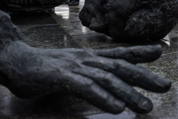 Foto - Kiev’de bulunan Rusya-Ukrayna Dostluk Anıtı yıkıldı