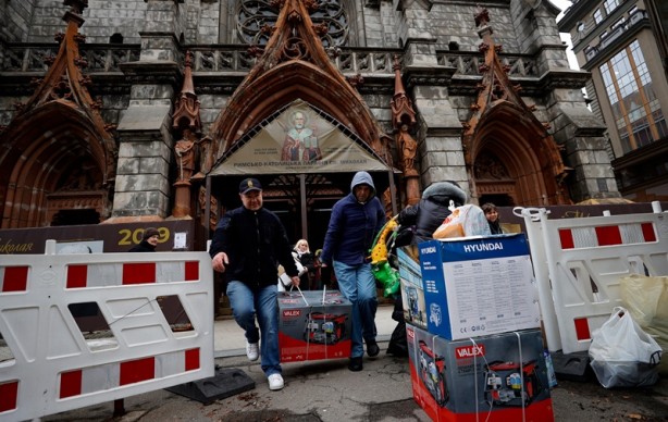 Foto - Kiev'de halk, insani yardım topluyor