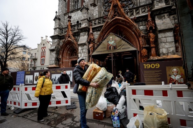 Foto - Kiev'de halk, insani yardım topluyor