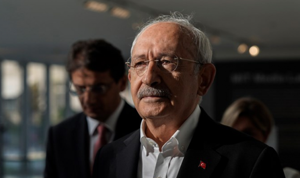 Kılıçdaroğlu, astıranın oğluna gitmedi, asılan Menderes'in mezarına gitti!