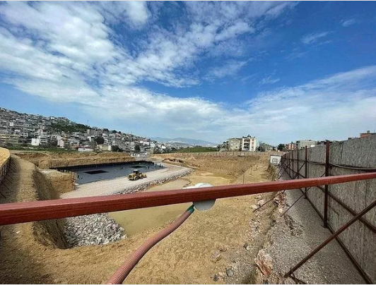 Foto - Kılıçdaroğlu coşkuyla temelini atmıştı! CHP'li İzmir Belediyesi'nin kentsel dönüşüm yalanı