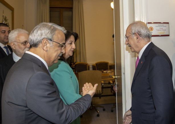 Foto - Kılıçdaroğlu, Kandil'e teslim! Altılı Masa, HDP'nin terör belgesini kabul etti