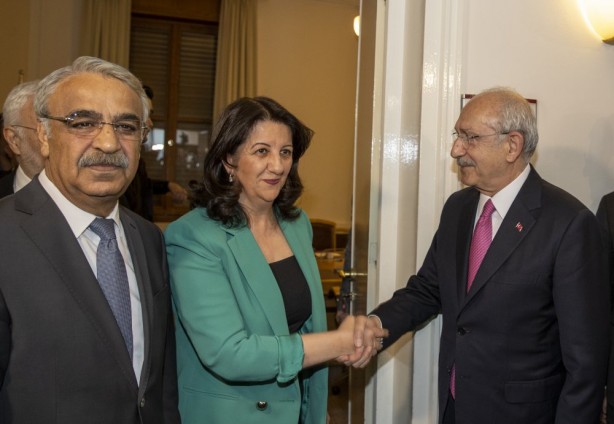 Foto - Kılıçdaroğlu, Kandil'e teslim! Altılı Masa, HDP'nin terör belgesini kabul etti