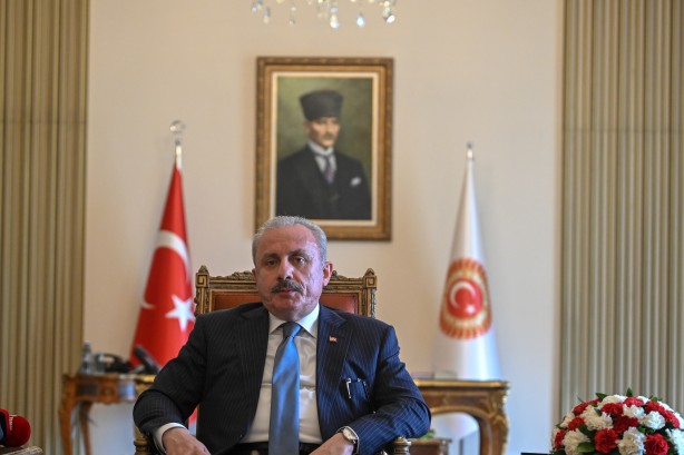 Foto - Kılıçdaroğlu'nu yıkacak kareler! YSK Başkanı Cumhurbaşkanı Erdoğan'ın mazbatasını teslim etti