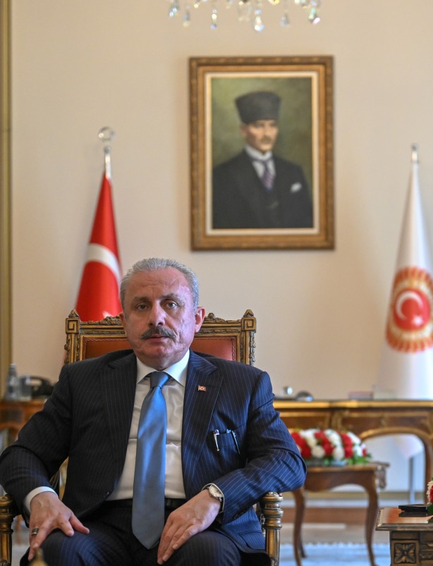 Foto - Kılıçdaroğlu'nu yıkacak kareler! YSK Başkanı Cumhurbaşkanı Erdoğan'ın mazbatasını teslim etti