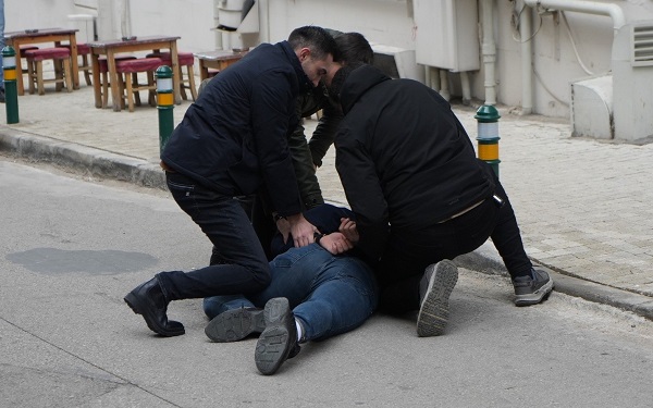 Foto - Kılıktan kılığa girip suçlulara göz açtırmıyorlar