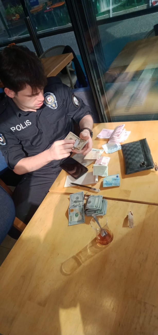 Foto - Kılına dokunmadan teslim etti! Temizlik personelinden adamlık dersi