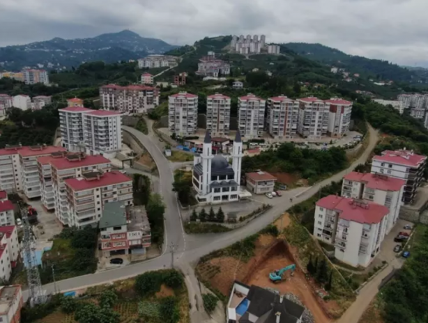 Foto - "Kiliseye benzediği için" inşası duran camiden güzel haber