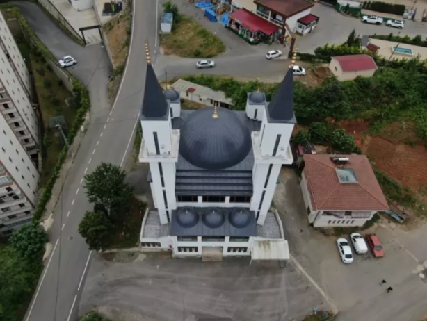 Foto - "Kiliseye benzediği için" inşası duran camiden güzel haber