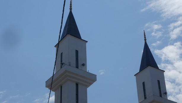 Foto - Kiliseye benzetildiği için inşaatı duran cami 18 yıl sonra bitirildi