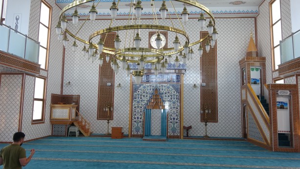 Kiliseye benzetildiği için inşaatı duran cami 18 yıl sonra bitirildi