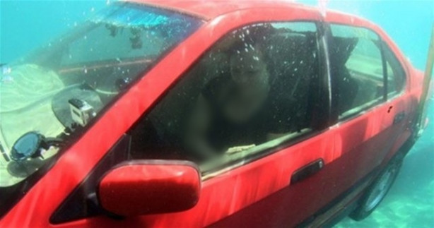 Foto - Kilitli otomobilden nasıl kurtulunur?