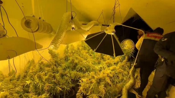 Foto - Kilolarca uyuşturucu ile yakalandı! Savunması pes dedirtti