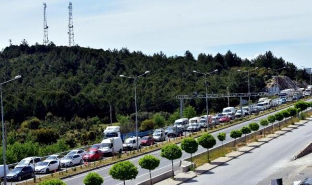 Kilometrelerce kuyruk oluştu! Belediye başkanı çağrı yaptı