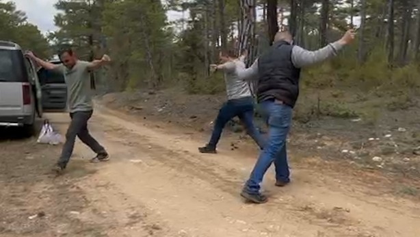 Foto - Kilosu 3 bin lira! Ormanda kilolarca bulup sevinçten oynamaya başladılar