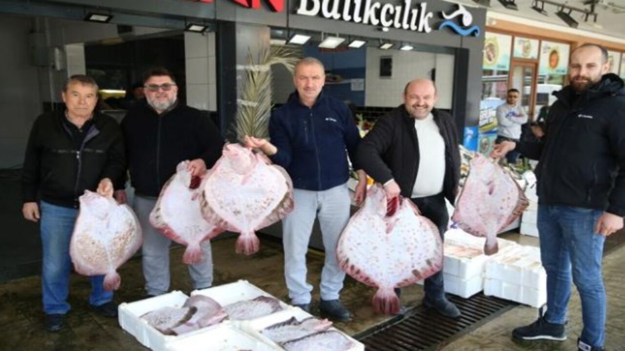 Foto - Kilosu 700 liradan başlıyor! Balık tezgahlarında bereket
