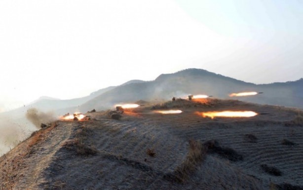  Kim, askeri tatbikatı yönetti