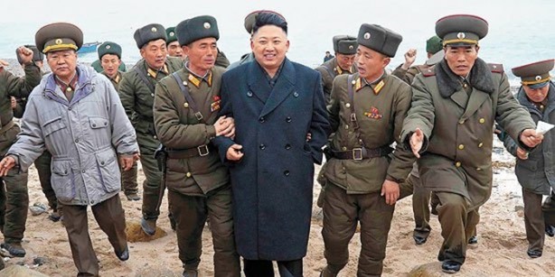 Foto - Kim, askeri tatbikatı yönetti