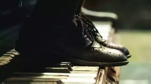 Foto - Kim dinlediyse canına kıydı, bestecisi de dahil! İşte o bestenin karanlık sırrı