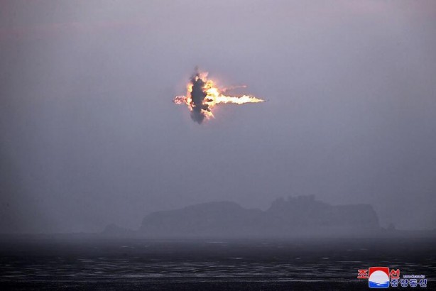 Foto - Kim Jong-un dediğini yaptı! Kuzey Kore'den 'nükleer' hamle