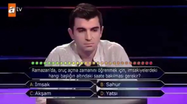 Foto - Kim Milyoner Olmak İster yarışmasında tepki çeken anlar! Yarışmacı iftar sorusunu bilemedi