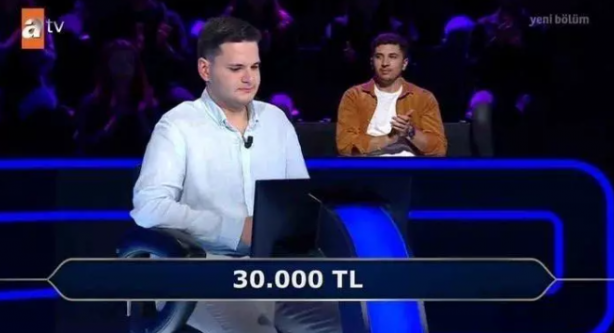 Foto - Kim Milyoner Olmak İster'de 1 milyonluk soru açıldı! Yarışmacının aldığı karar izleyenleri şaşkına çevirdi
