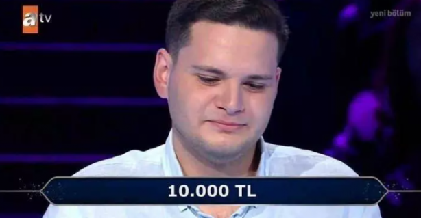 Foto - Kim Milyoner Olmak İster'de 1 milyonluk soru açıldı! Yarışmacının aldığı karar izleyenleri şaşkına çevirdi