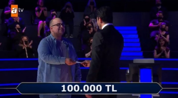 Foto - Kim Milyoner Olmak İster'de izleyiciler nefesini tuttu! 200 bin TL'lik soruda yaptığı hamleyle büyük alkış aldı