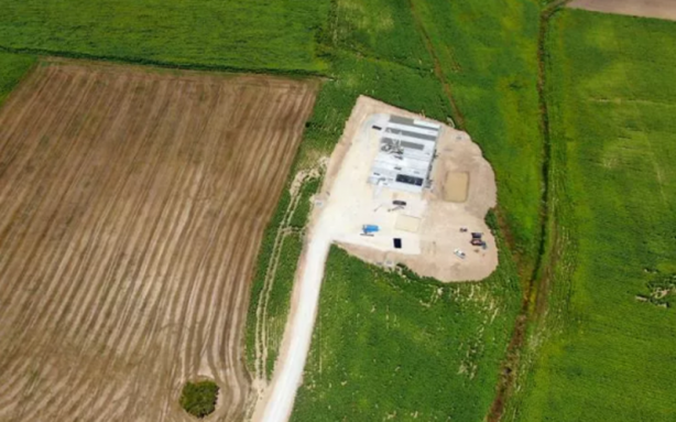 Foto - Kim neden, ne için yapar bunu? Petrol fışkıran kuyulara beton döküldü