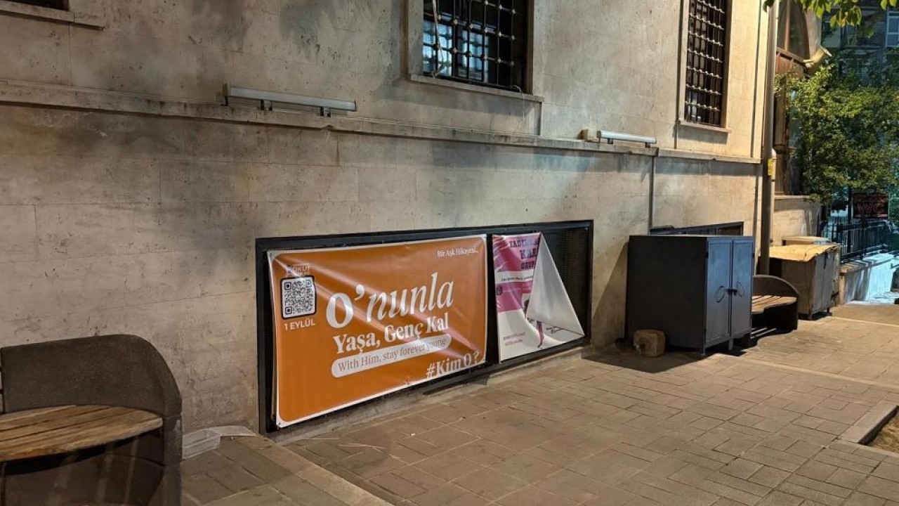 Foto - ‘Kim O?’ deyip tarih verdiler! Bursa'da esrarengiz pankartlar