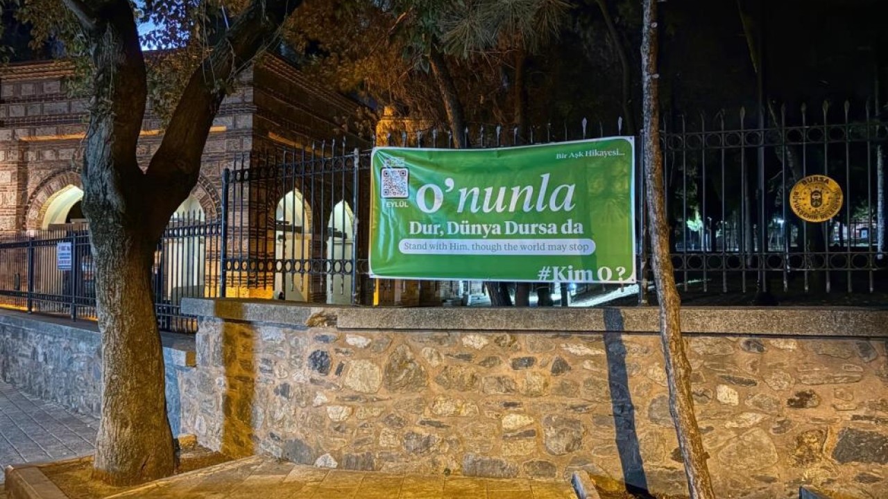 Foto - ‘Kim O?’ deyip tarih verdiler! Bursa'da esrarengiz pankartlar